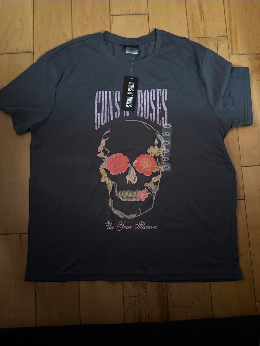 Guns N' Roses Women's Charcoal Graphic Tee - Floral Skull